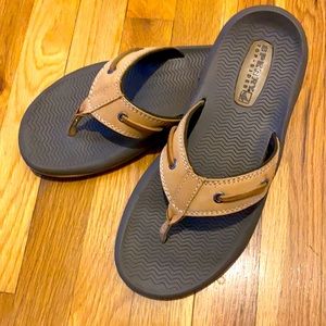 Sperry men SANTA CRUZ flip flop-new with no tag